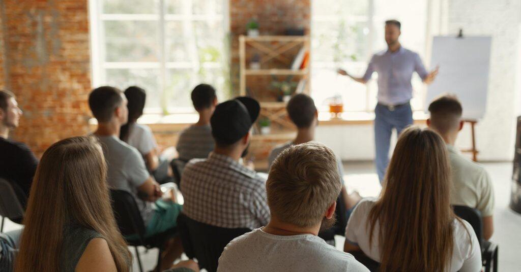 8 Steps for Improving Training Effectiveness in Your Company - isoTracker